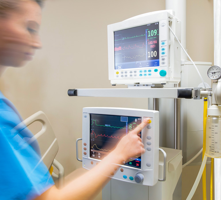INDUSTRIES-LIFE-SCIENCES-medical-pharma-patient-medical-001-VP-4.jpg