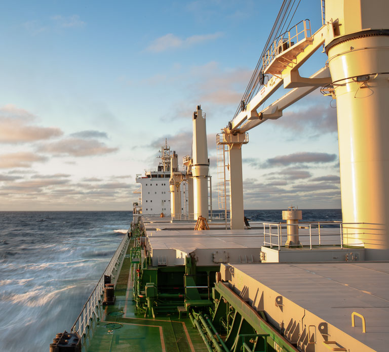 INDUSTRIES-MARINE-OFFSHORE-shipbuilding-platform-sea-oil-001-VP-1.jpg
