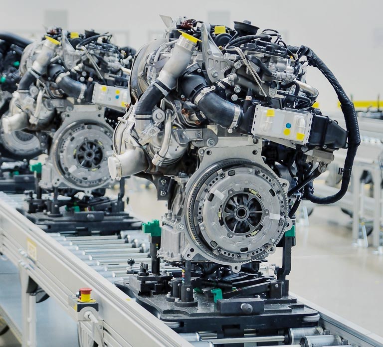 INDUSTRIES-TRANSPORTATION-MOBILITY-vehicle-drive-manufacturing-automotive-001-VP-1.jpg